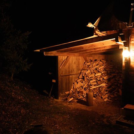 Gregor'S Ferienhaus Im Wald Edelschrott Exterior foto