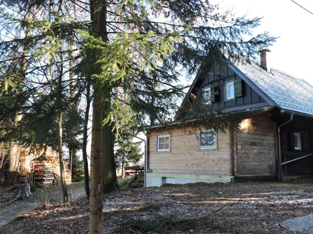 Gregor'S Ferienhaus Im Wald Edelschrott Exterior foto